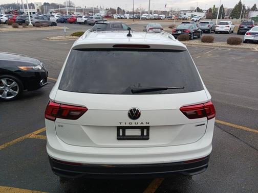 2024 Volkswagen Tiguan 2.0T SE