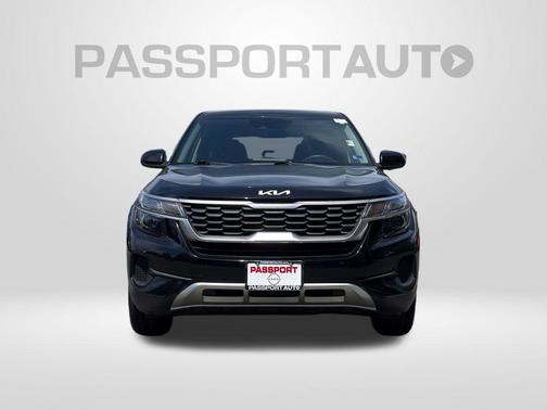 Cherry Black 2022 Kia Seltos LX