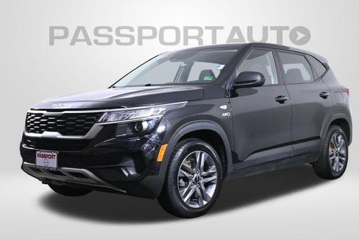 Cherry Black 2022 Kia Seltos LX