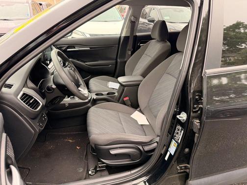 Cherry Black 2022 Kia Seltos LX