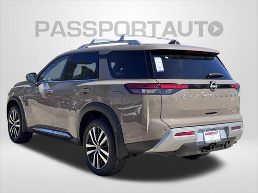 2025 Nissan Pathfinder Platinum 4WD