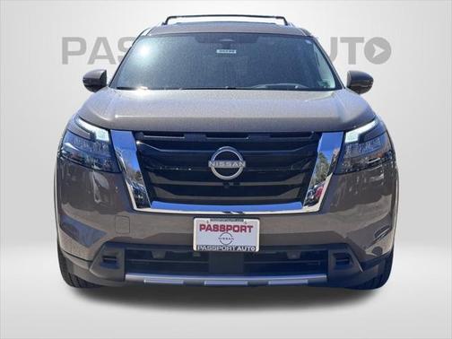 2025 Nissan Pathfinder Platinum 4WD