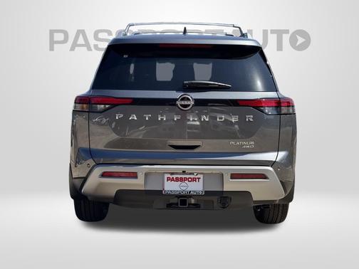 2025 Nissan Pathfinder Platinum 4WD