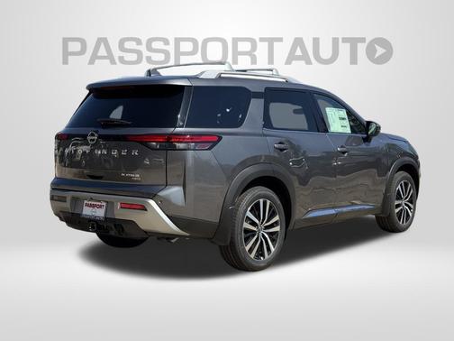 2025 Nissan Pathfinder Platinum 4WD