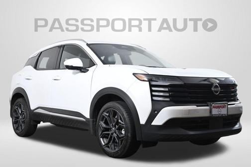 2025 Nissan Kicks SR