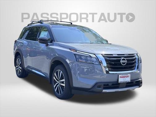 2025 Nissan Pathfinder Platinum 4WD