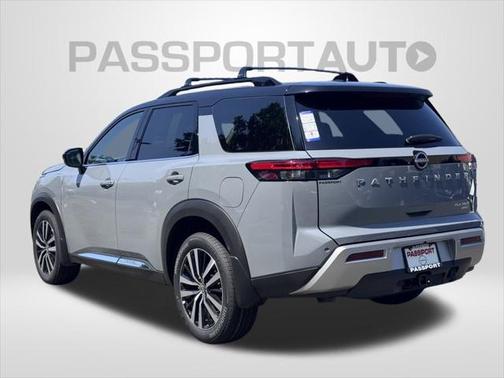 2025 Nissan Pathfinder Platinum 4WD