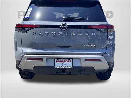 2025 Nissan Pathfinder Platinum 4WD