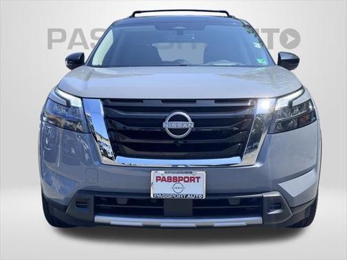 2025 Nissan Pathfinder Platinum 4WD