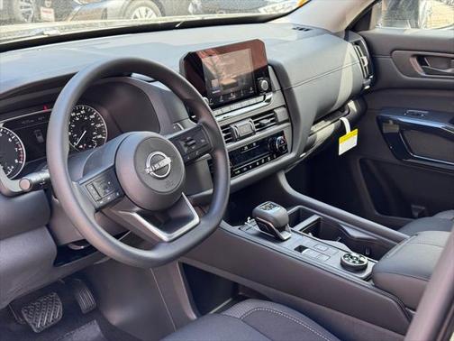 2025 Nissan Pathfinder S