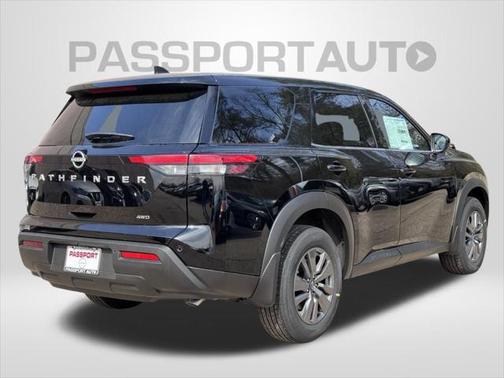 2025 Nissan Pathfinder S