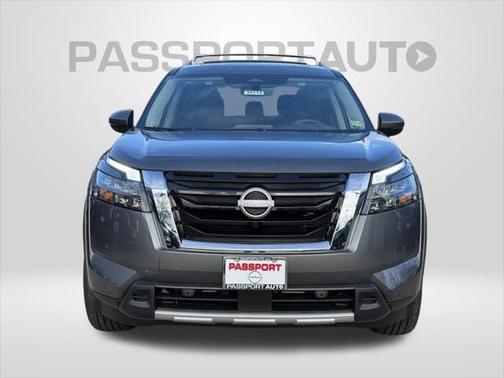 2025 Nissan Pathfinder SL 4WD