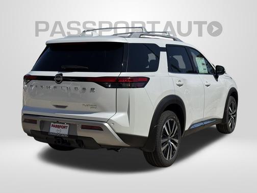 2025 Nissan Pathfinder Platinum 4WD