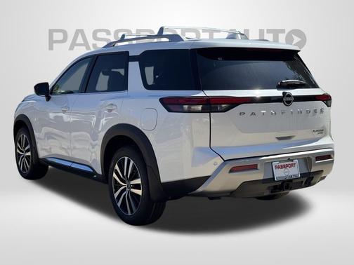 2025 Nissan Pathfinder Platinum 4WD