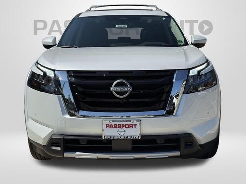 2025 Nissan Pathfinder Platinum 4WD