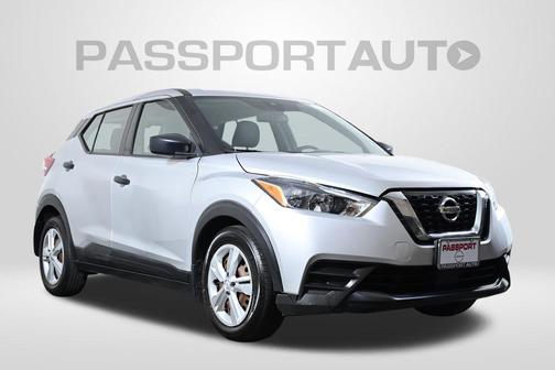 Brilliant Silver Metallic 2020 Nissan Kicks S