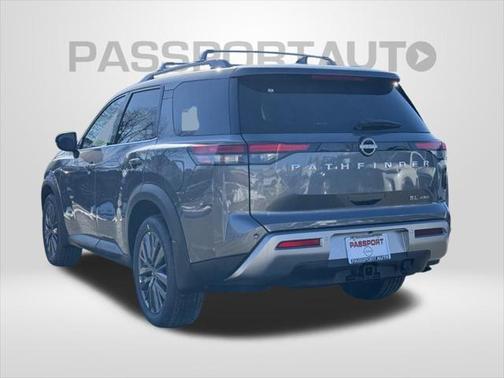 2025 Nissan Pathfinder SL 4WD