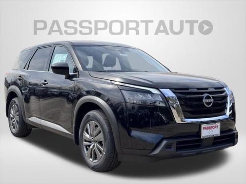 2025 Nissan Pathfinder S