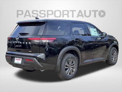 2025 Nissan Pathfinder S