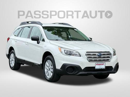 Crystal White Pearl 2017 Subaru Outback 2.5i