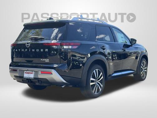 2025 Nissan Pathfinder Platinum 4WD