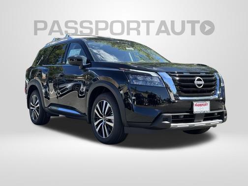2025 Nissan Pathfinder Platinum 4WD