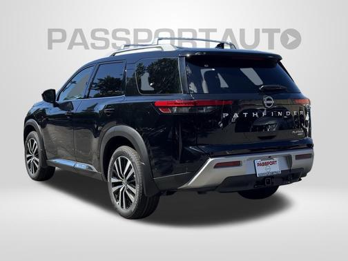 2025 Nissan Pathfinder Platinum 4WD