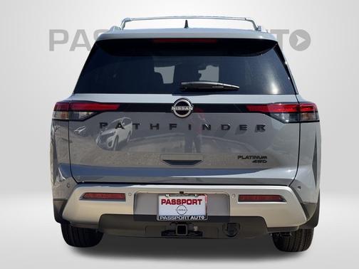2025 Nissan Pathfinder Platinum 4WD