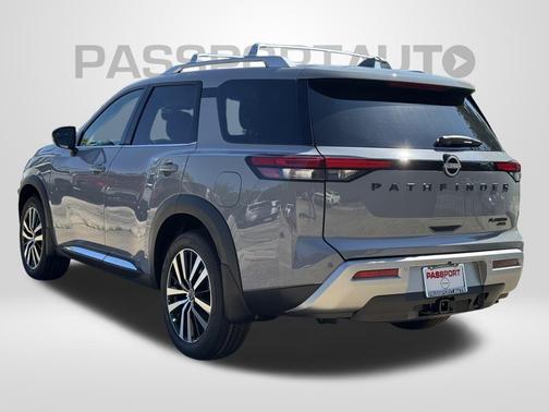 2025 Nissan Pathfinder Platinum 4WD