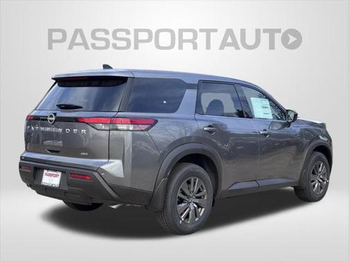 2025 Nissan Pathfinder S