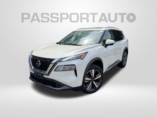 Pearl White Tricoat 2023 Nissan Rogue SL