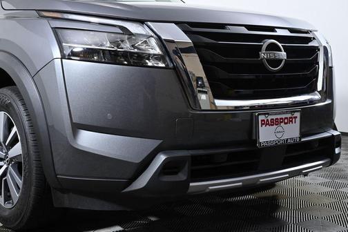 2024 Nissan Pathfinder SL 4WD