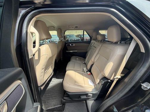 Agate Black Metallic 2023 Ford Explorer XLT