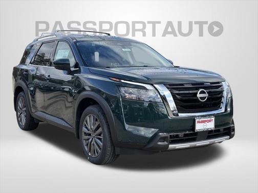 2025 Nissan Pathfinder SL 4WD