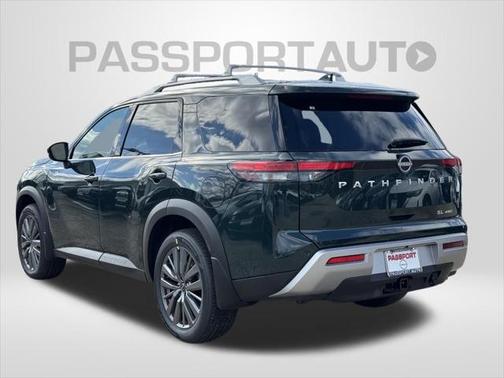 2025 Nissan Pathfinder SL 4WD