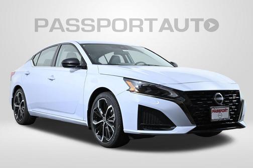 2025 Nissan Altima SR FWD