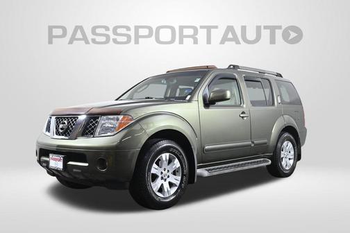 2005 Nissan Pathfinder LE