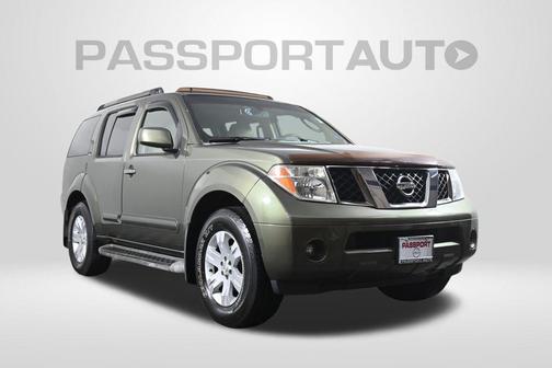 2005 Nissan Pathfinder LE