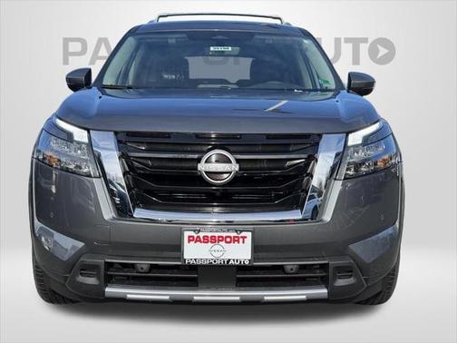 2025 Nissan Pathfinder SL 4WD