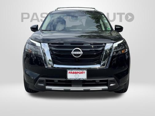 2025 Nissan Pathfinder SL 4WD