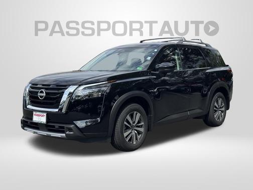 2025 Nissan Pathfinder SL 4WD