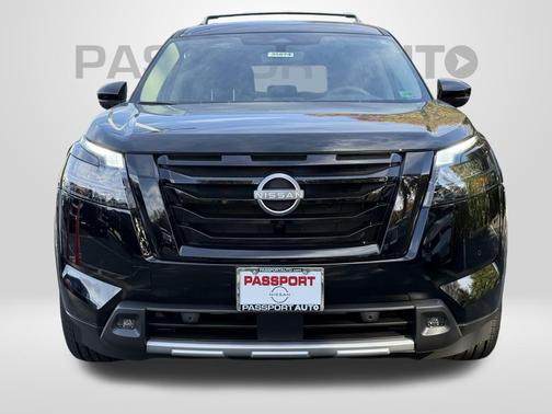 2025 Nissan Pathfinder SL 4WD