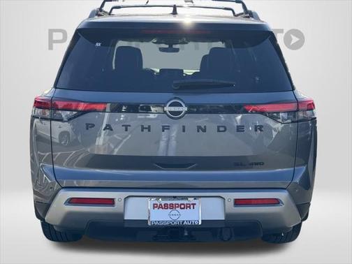 2025 Nissan Pathfinder SL