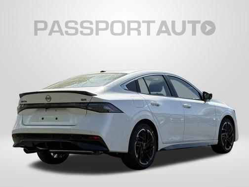 Aspen White Tricoat 2026 Nissan Sentra SR