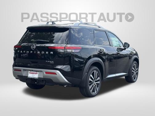 2025 Nissan Pathfinder Platinum 4WD