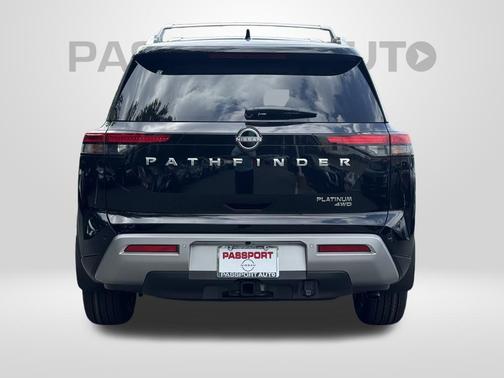 2025 Nissan Pathfinder Platinum 4WD