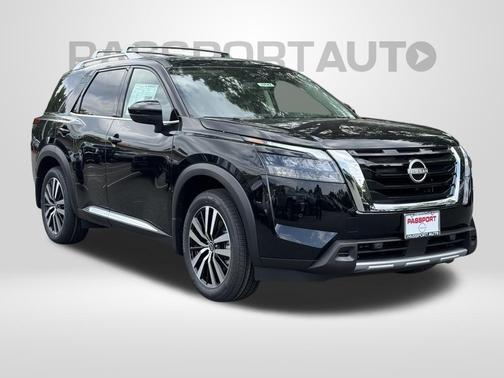2025 Nissan Pathfinder Platinum 4WD