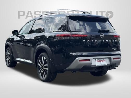 2025 Nissan Pathfinder Platinum 4WD