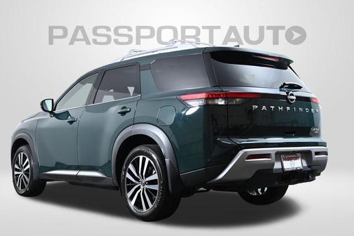 2025 Nissan Pathfinder Platinum 4WD