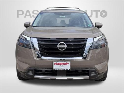 2025 Nissan Pathfinder Platinum 4WD